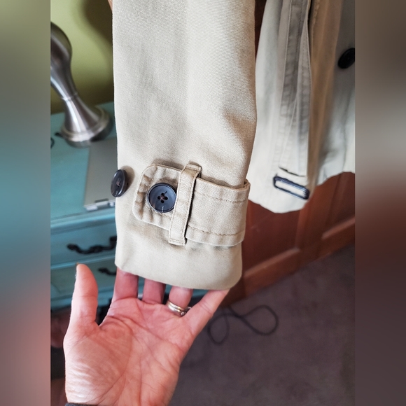 GAP Women's Trench Coat, Size Small - Picture 4 of 7